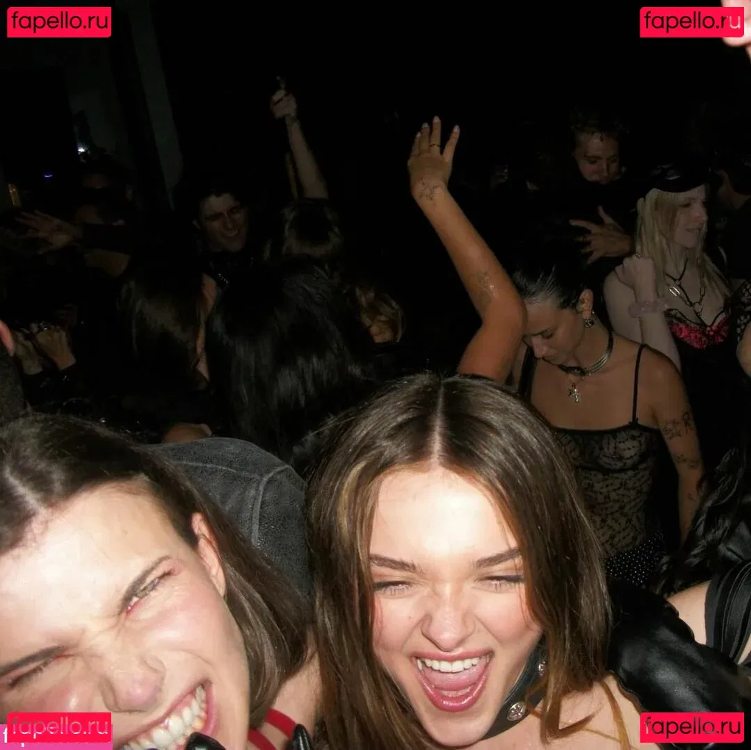 Charlotte Lawrence Onlyfans Photo Gallery 