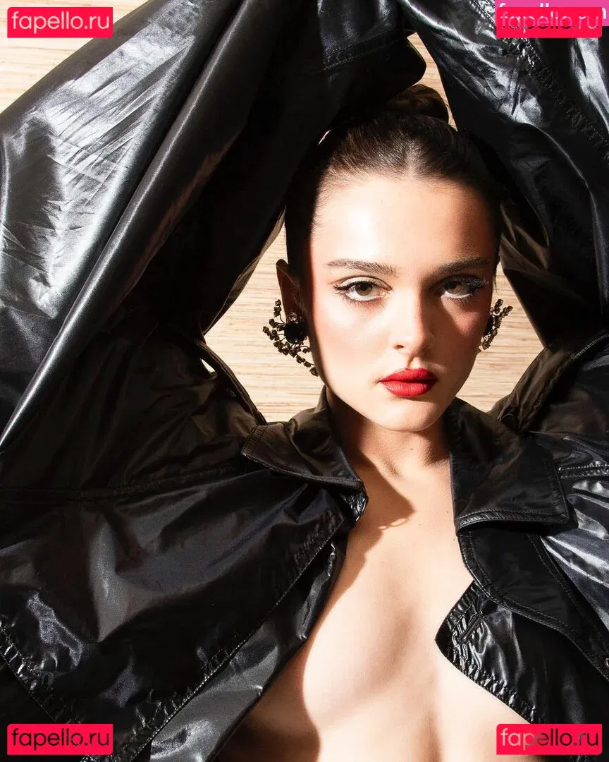 Charlotte Lawrence Onlyfans Photo Gallery 