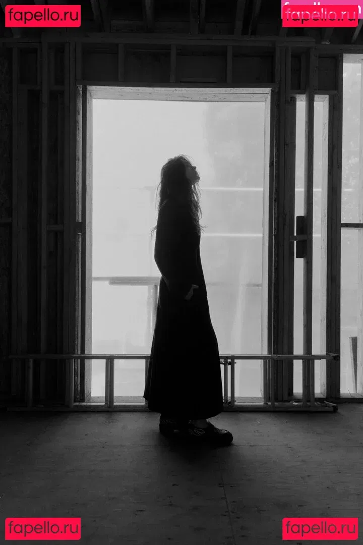 Charlotte Lawrence Onlyfans Photo Gallery 