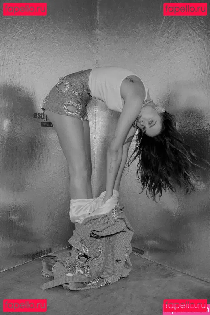 Charlotte Lawrence Onlyfans Photo Gallery 