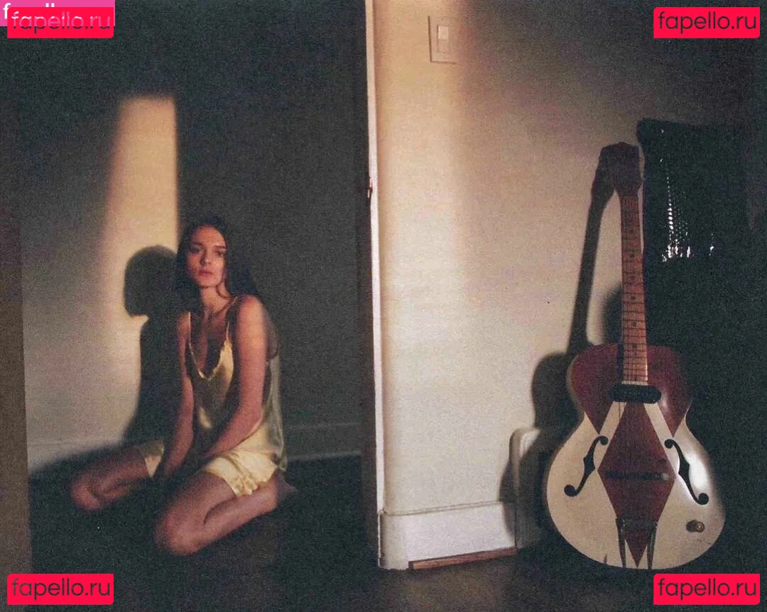 Charlotte Lawrence Onlyfans Photo Gallery 