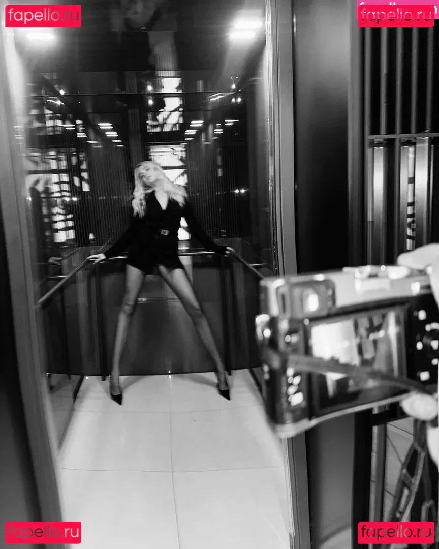 Charlotte Lawrence Onlyfans Photo Gallery 