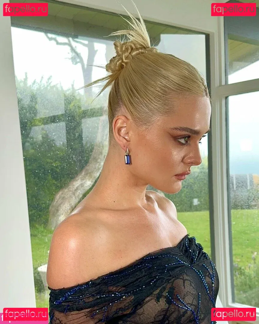 Charlotte Lawrence Onlyfans Photo Gallery 