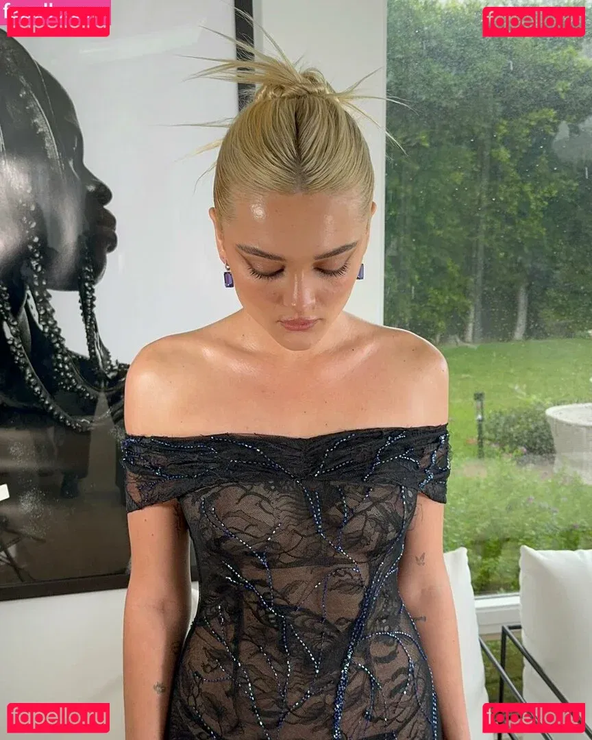 Charlotte Lawrence Onlyfans Photo Gallery 