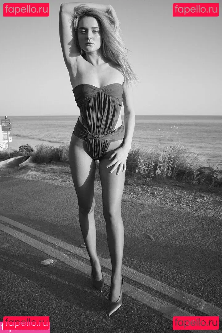 Charlotte Lawrence Onlyfans Photo Gallery 