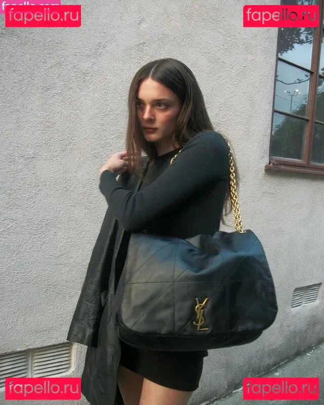 Charlotte Lawrence Onlyfans Photo Gallery 