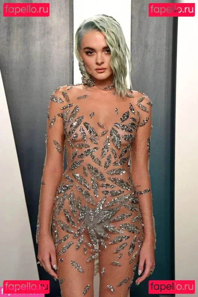 Charlotte Lawrence Onlyfans Photo Gallery 