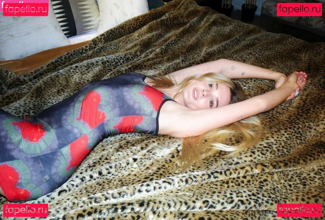 Charlotte Lawrence Onlyfans Photo Gallery 