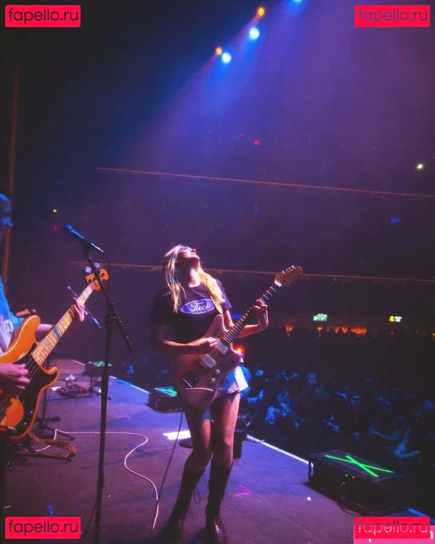 Charlotte Lawrence Onlyfans Photo Gallery 