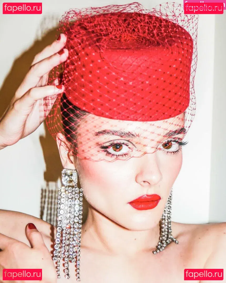 Charlotte Lawrence Onlyfans Photo Gallery 