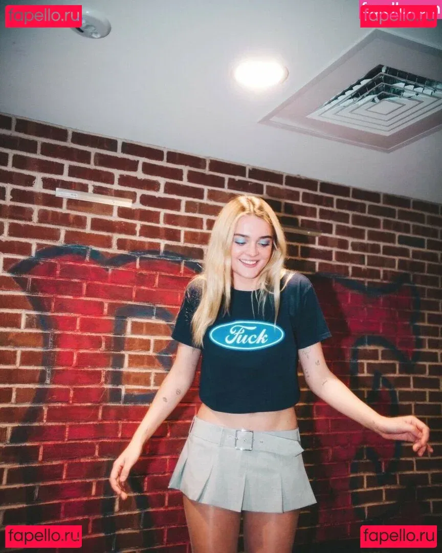 Charlotte Lawrence Onlyfans Photo Gallery 