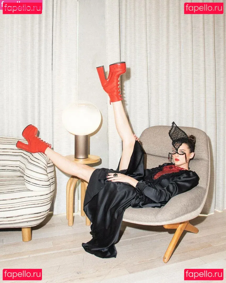 Charlotte Lawrence Onlyfans Photo Gallery 