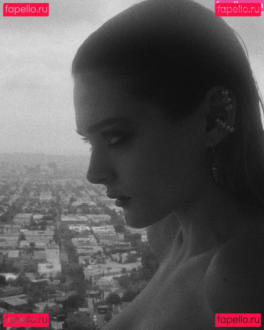 Charlotte Lawrence Onlyfans Photo Gallery 