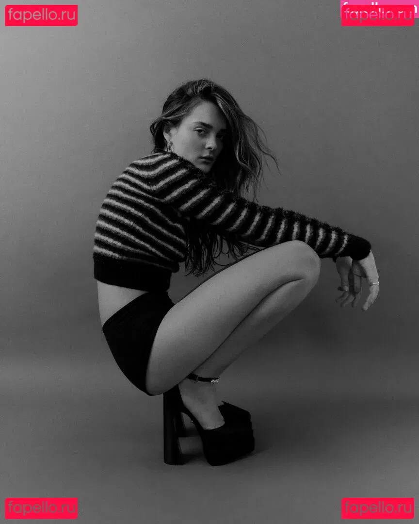 Charlotte Lawrence Onlyfans Photo Gallery 