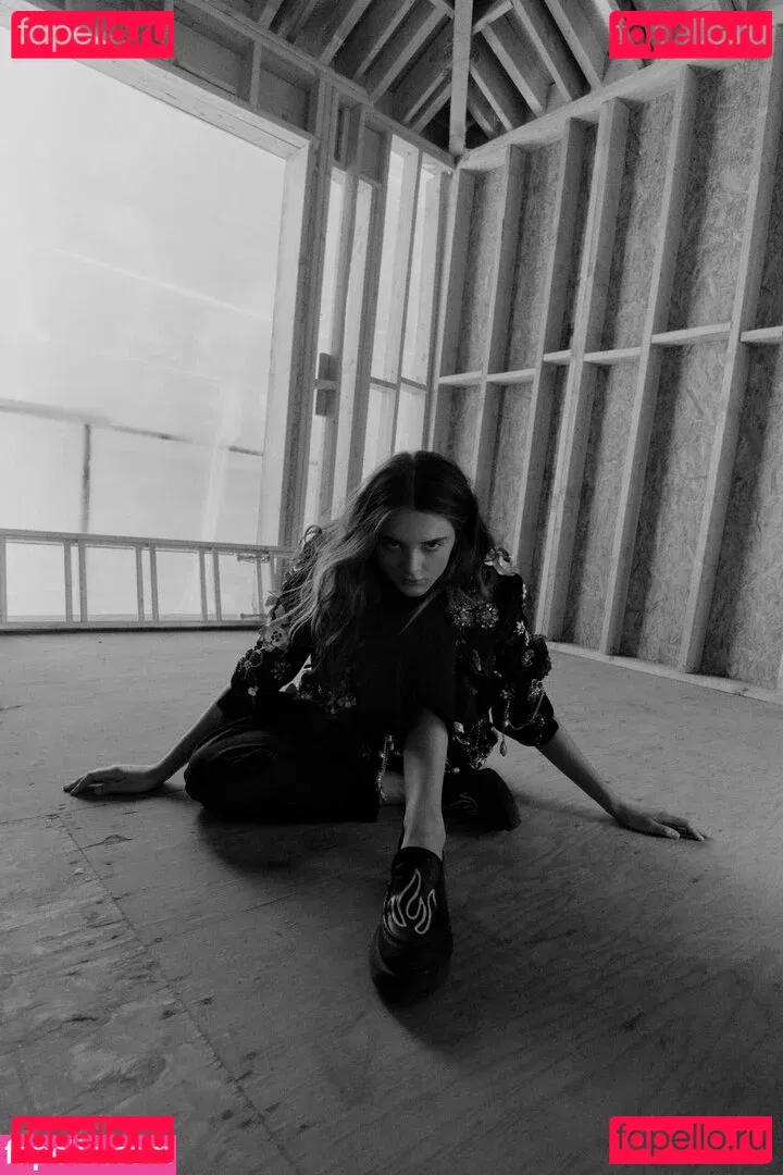 Charlotte Lawrence Onlyfans Photo Gallery 