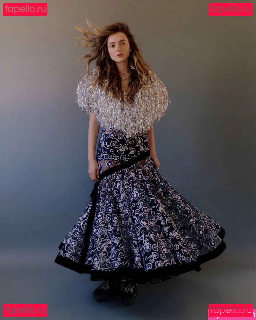 Charlotte Lawrence Onlyfans Photo Gallery 