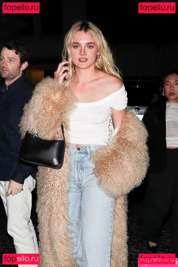 Charlotte Lawrence Onlyfans Photo Gallery 