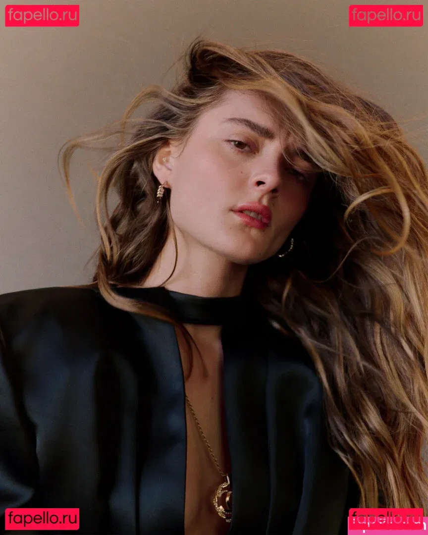 Charlotte Lawrence Onlyfans Photo Gallery 