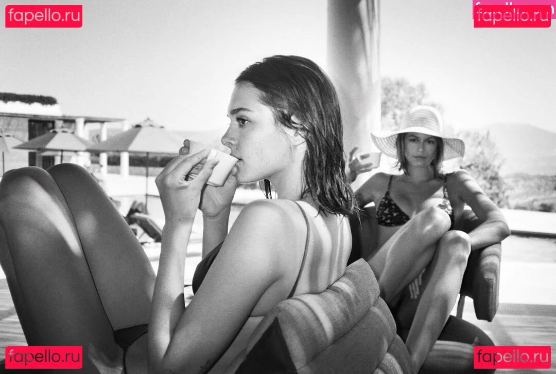 Charlotte Lawrence Onlyfans Photo Gallery 