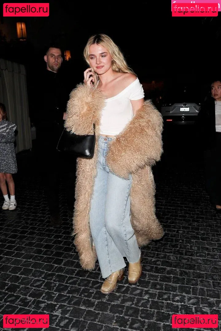 Charlotte Lawrence Onlyfans Photo Gallery 