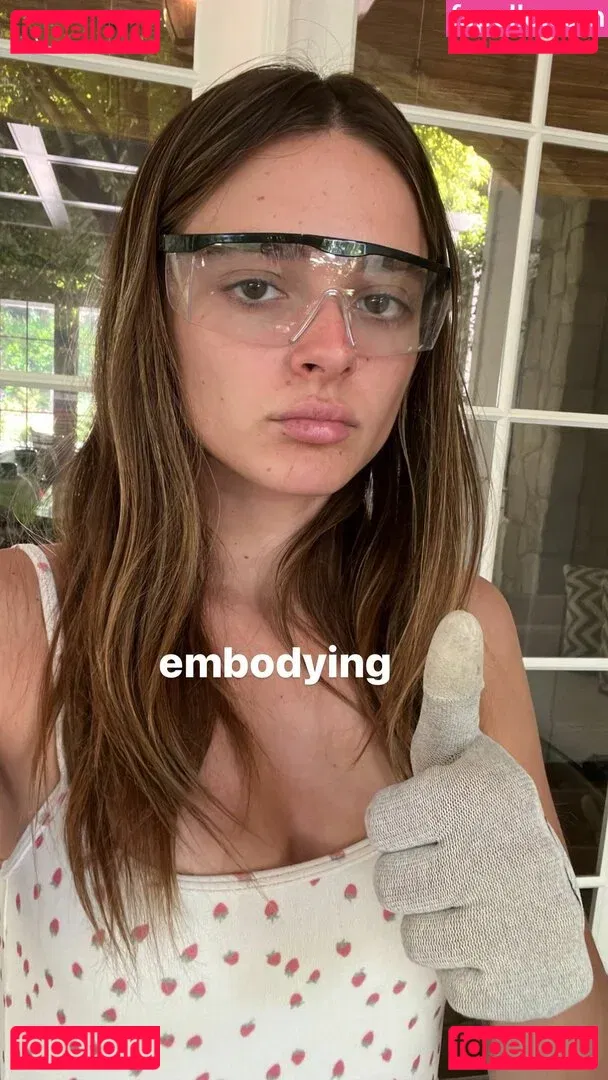 Charlotte Lawrence Onlyfans Photo Gallery 