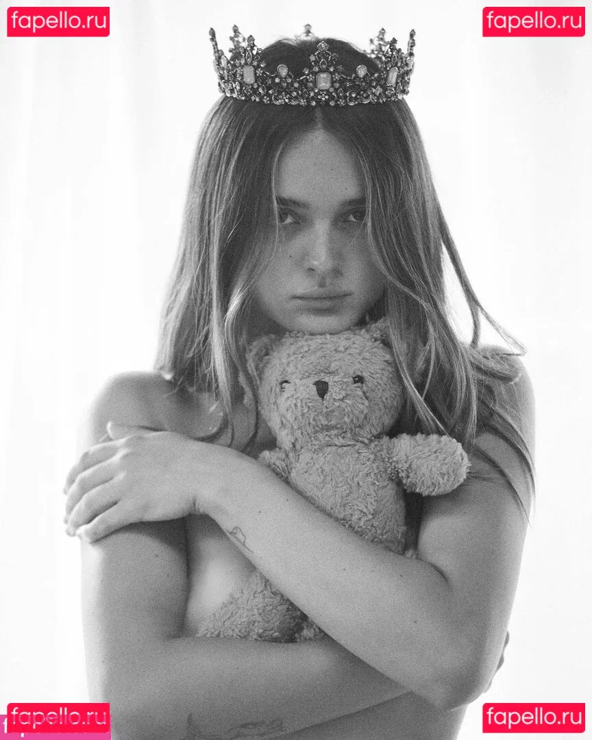 Charlotte Lawrence Onlyfans Photo Gallery 