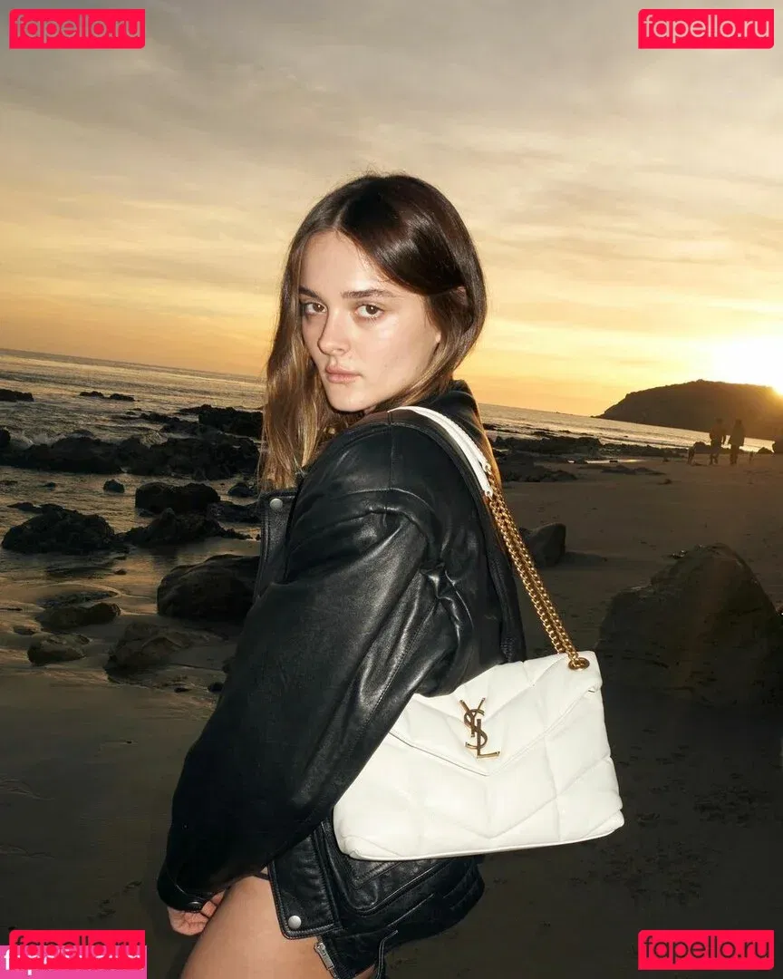 Charlotte Lawrence Onlyfans Photo Gallery 