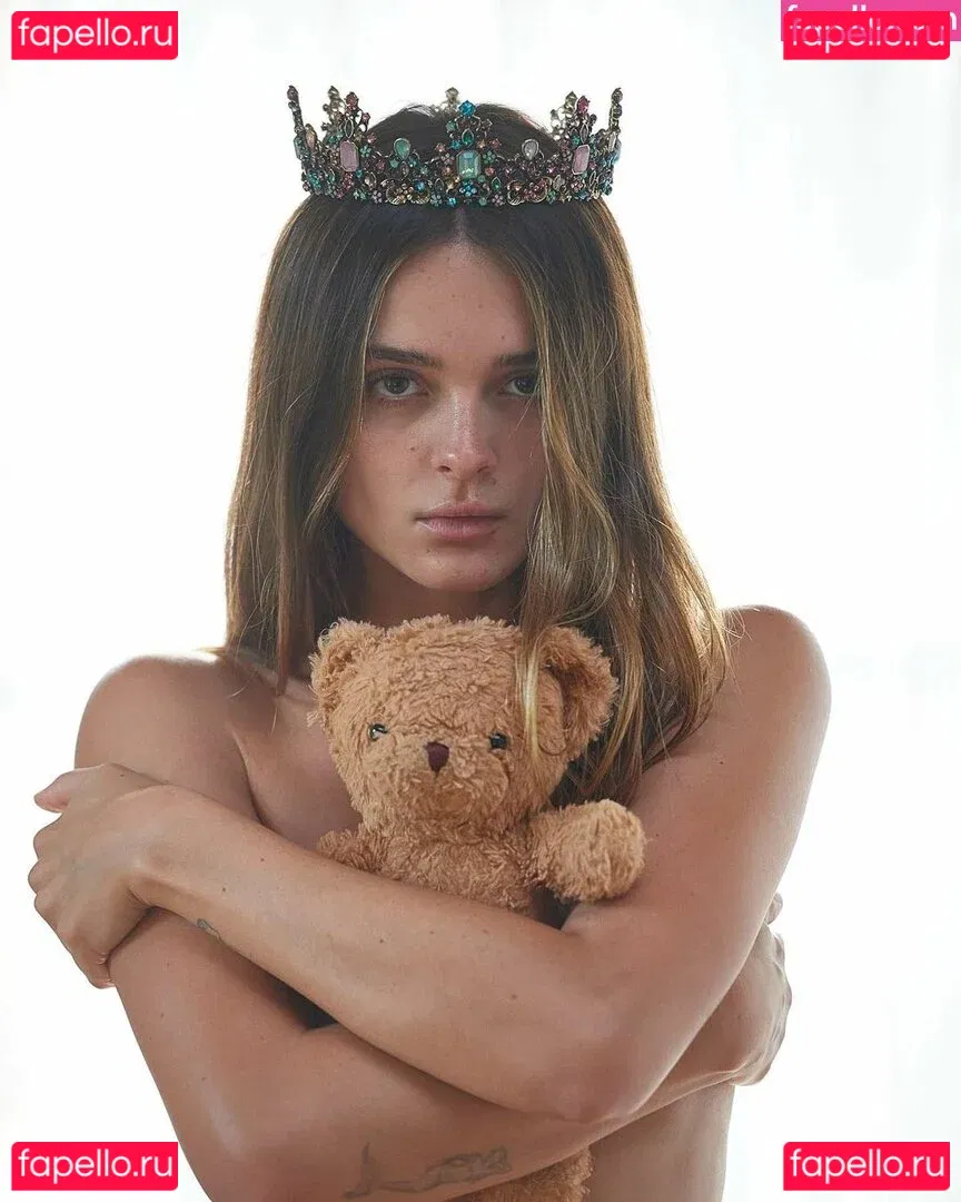 Charlotte Lawrence Onlyfans Photo Gallery 