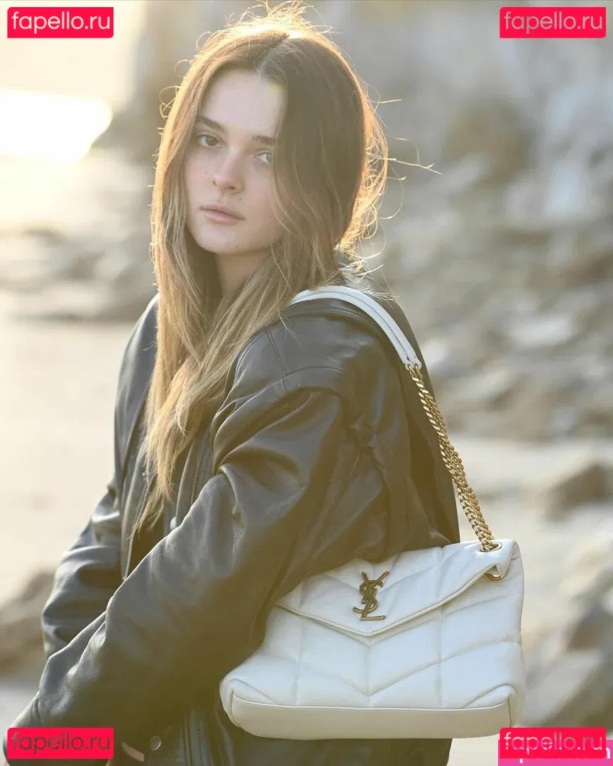 Charlotte Lawrence Onlyfans Photo Gallery 