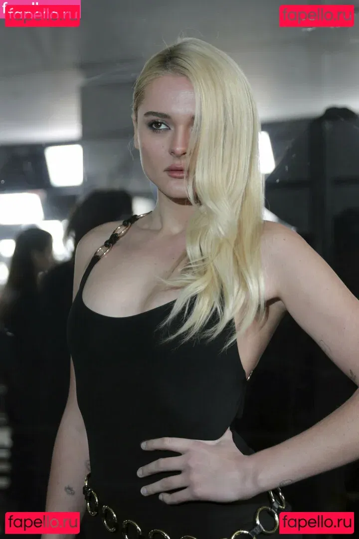 Charlotte Lawrence Onlyfans Photo Gallery 