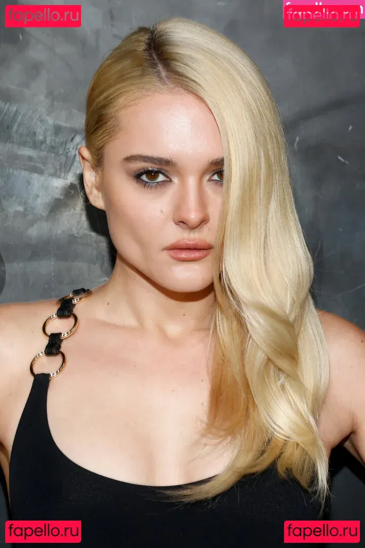 Charlotte Lawrence Onlyfans Photo Gallery 