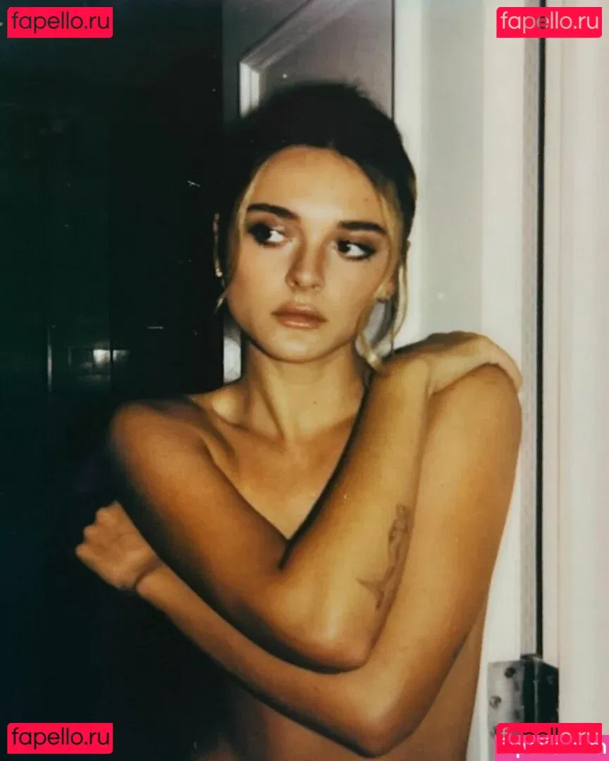 Charlotte Lawrence Onlyfans Photo Gallery 