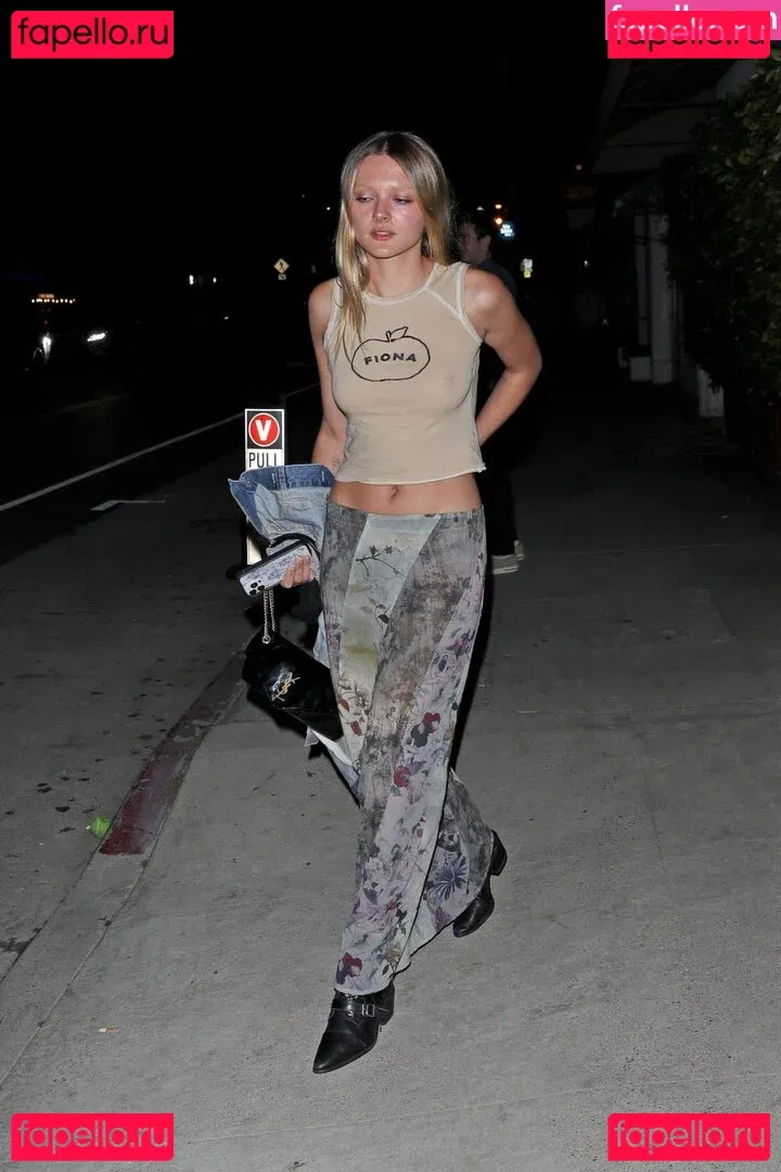 Charlotte Lawrence Onlyfans Photo Gallery 