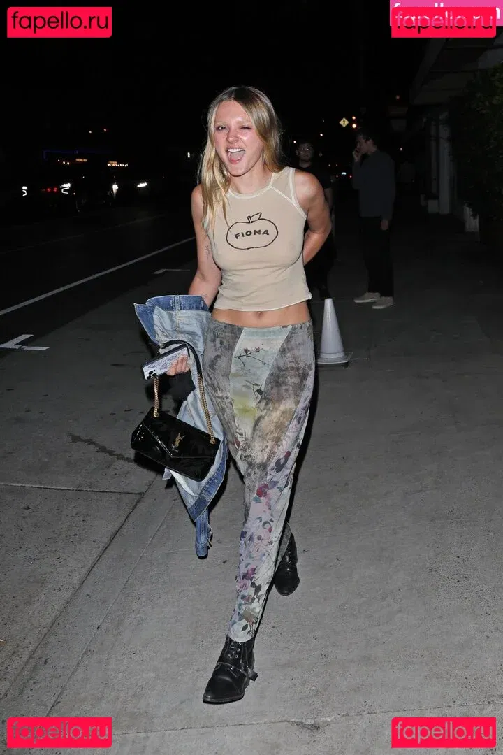 Charlotte Lawrence Onlyfans Photo Gallery 