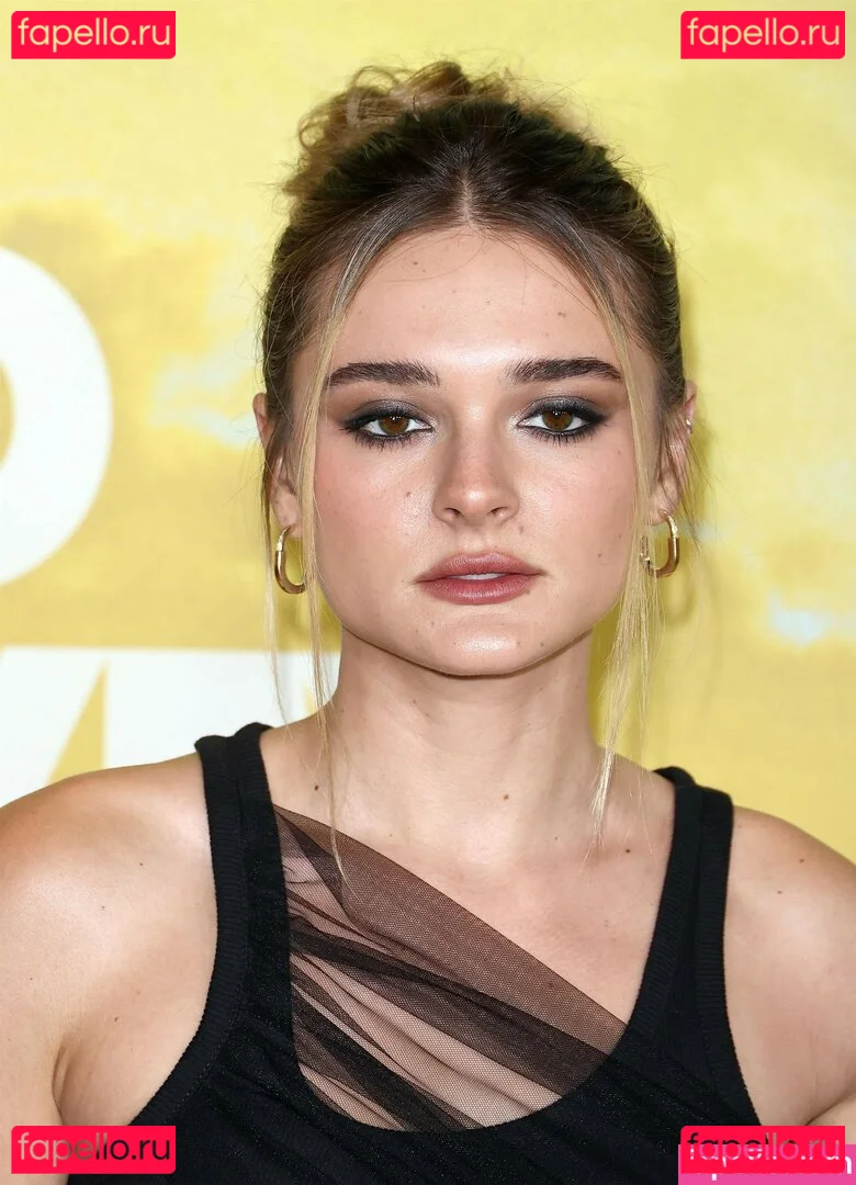 Charlotte Lawrence Onlyfans Photo Gallery 