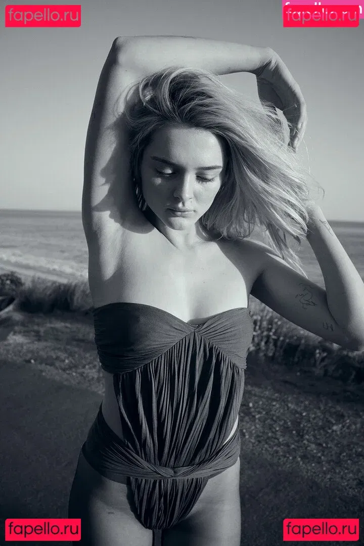 Charlotte Lawrence Onlyfans Photo Gallery 