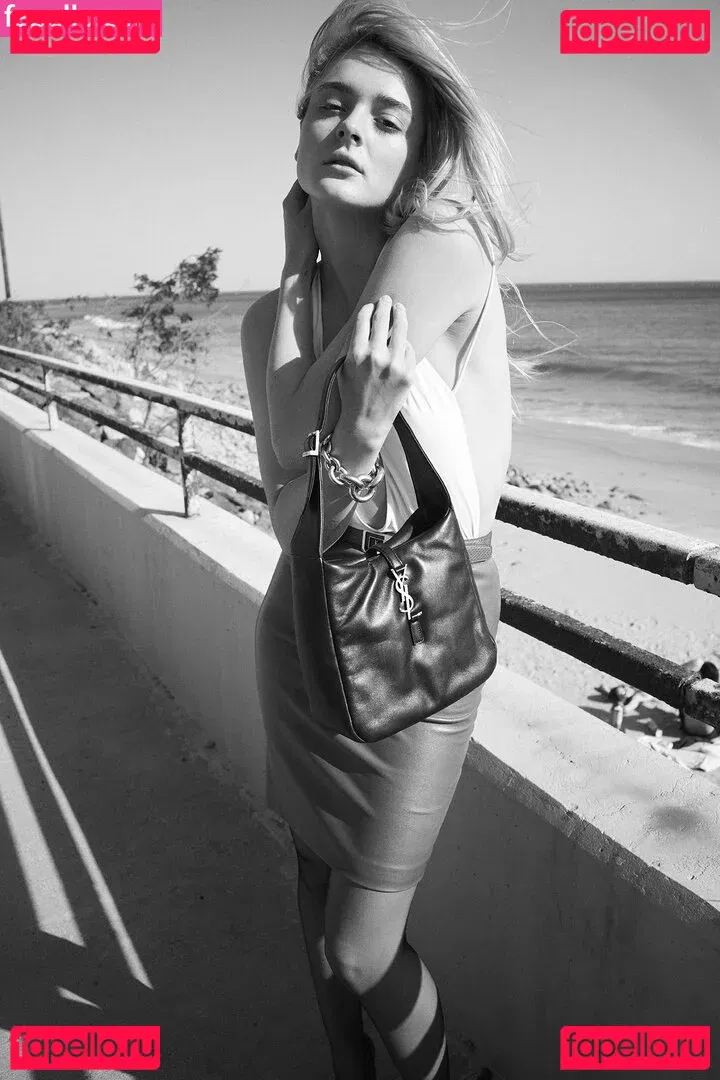 Charlotte Lawrence Onlyfans Photo Gallery 