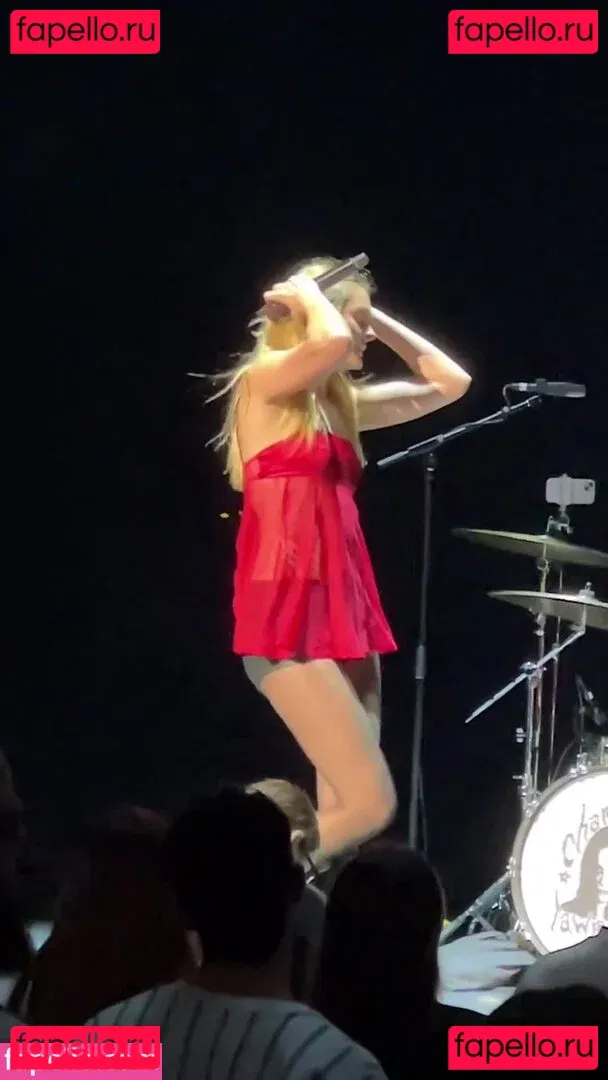 Charlotte Lawrence Onlyfans Photo Gallery 