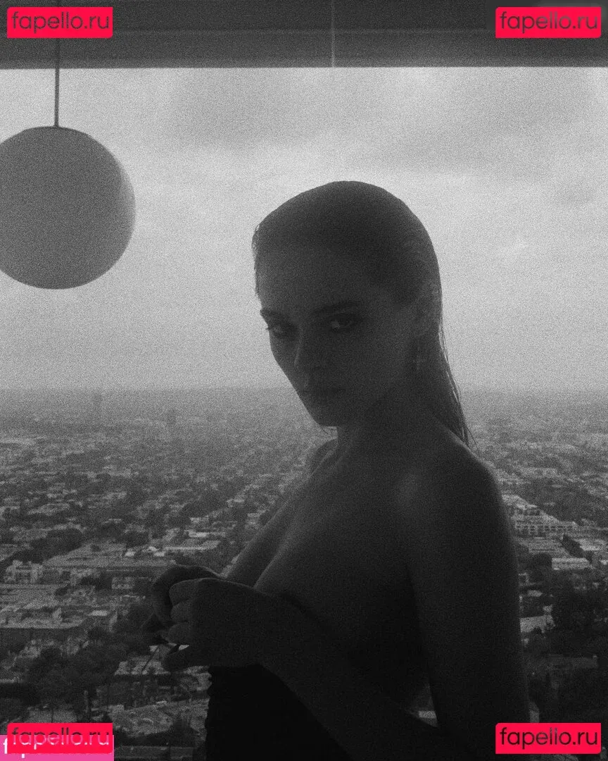 Charlotte Lawrence Onlyfans Photo Gallery 