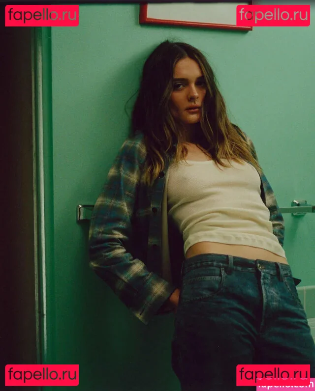 Charlotte Lawrence Onlyfans Photo Gallery 