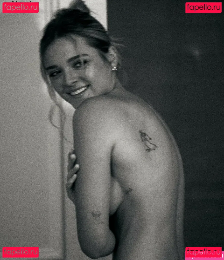 Charlotte Lawrence Onlyfans Photo Gallery 