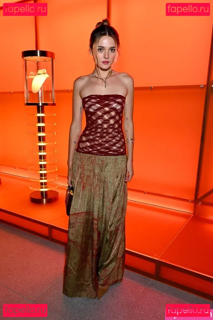 Charlotte Lawrence Onlyfans Photo Gallery 