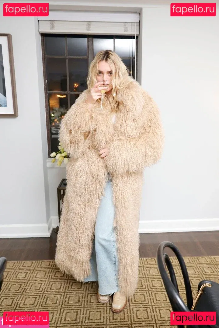 Charlotte Lawrence Onlyfans Photo Gallery 