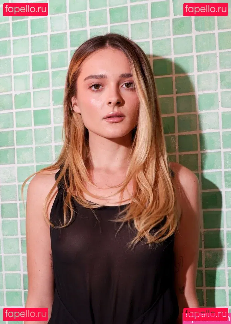 Charlotte Lawrence Onlyfans Photo Gallery 