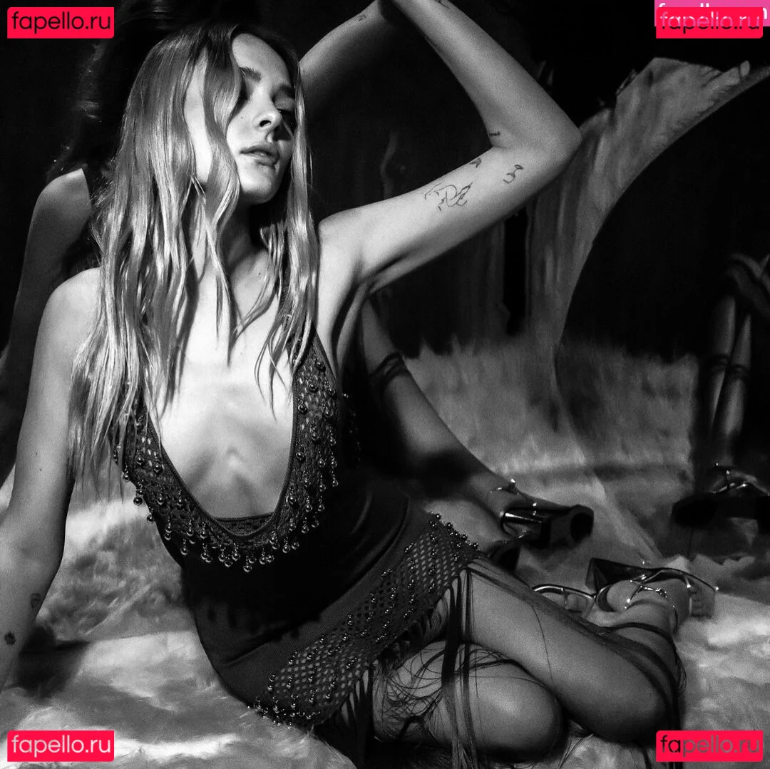 Charlotte Lawrence Onlyfans Photo Gallery 