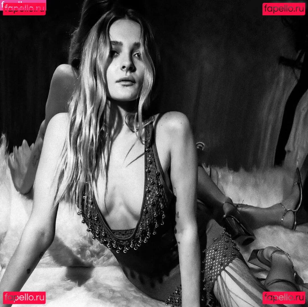 Charlotte Lawrence Onlyfans Photo Gallery 