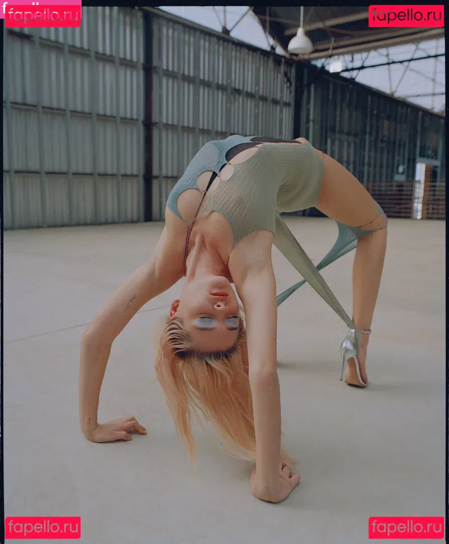 Charlotte Lawrence Onlyfans Photo Gallery 