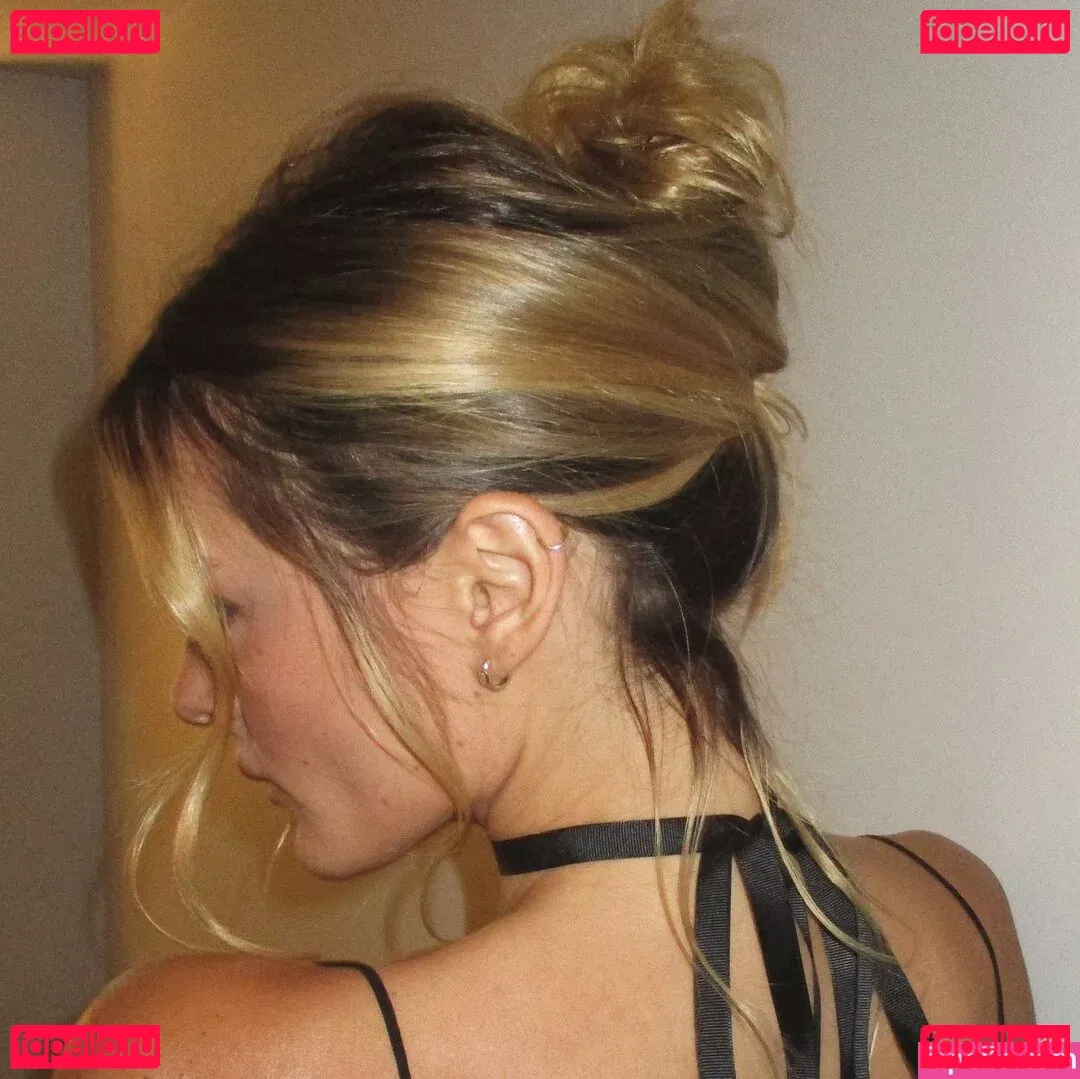 Charlotte Lawrence Onlyfans Photo Gallery 