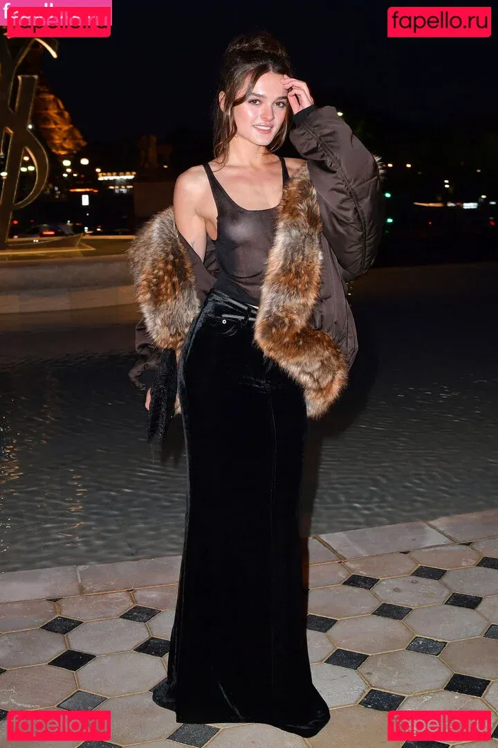 Charlotte Lawrence Onlyfans Photo Gallery 