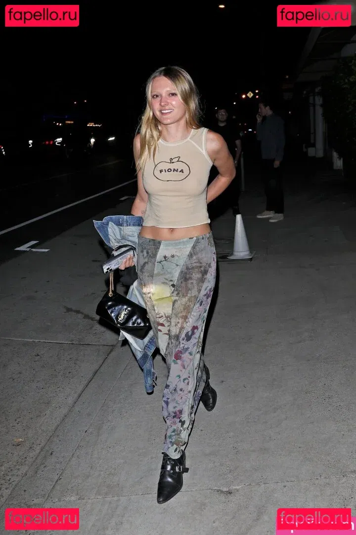 Charlotte Lawrence Onlyfans Photo Gallery 